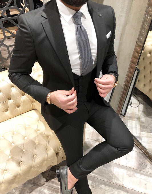 Костюм черен